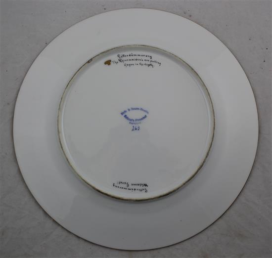 A pair of Czechoslovakian porcelain cabinet plates, 1920s, 27cm